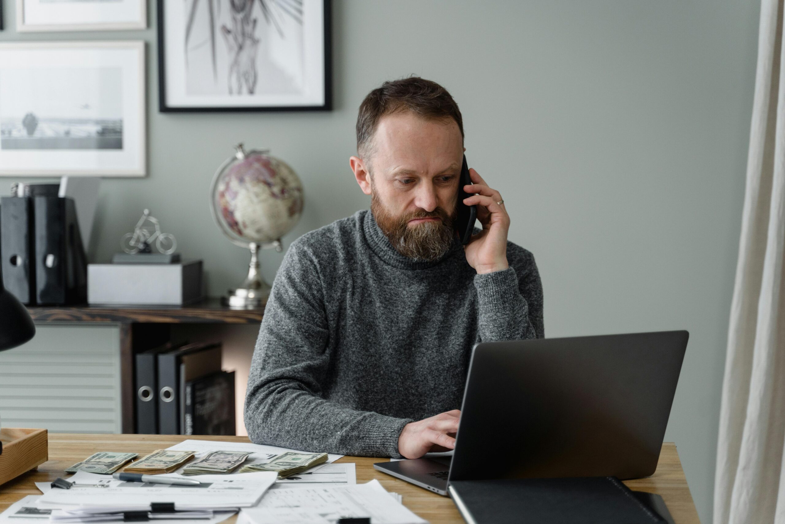man on call with online personal shopper